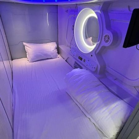 Готель Astropods Мумбаї Екстер'єр фото