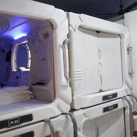 Готель Astropods Мумбаї Екстер'єр фото