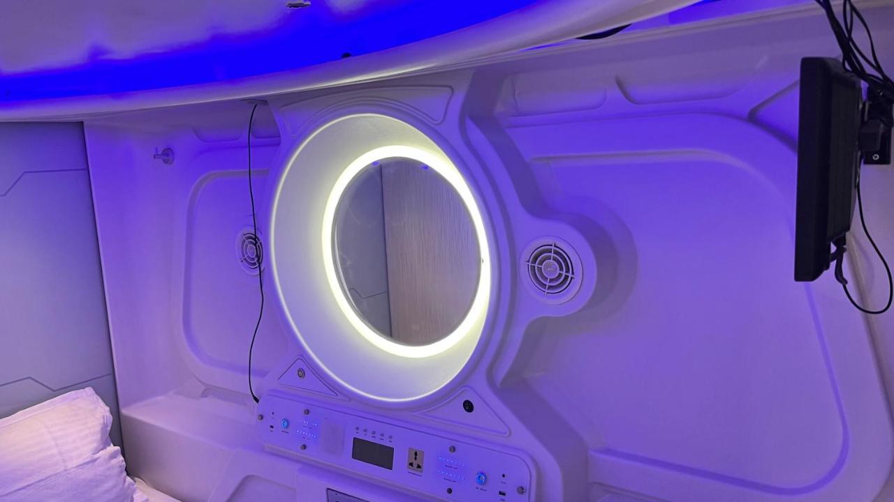 Готель Astropods Мумбаї Екстер'єр фото