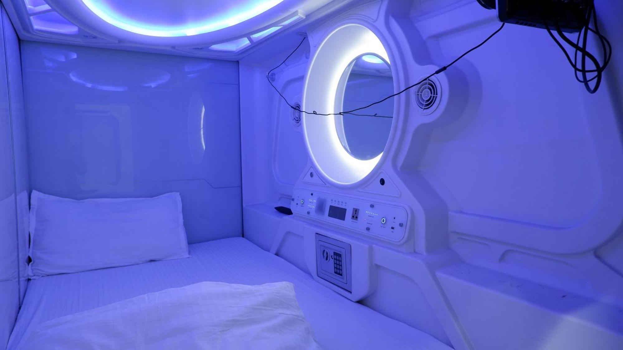 Готель Astropods Мумбаї Екстер'єр фото